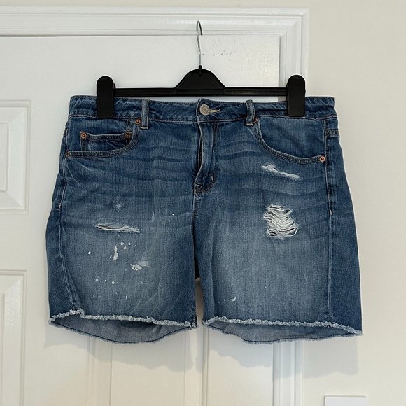 AMERICAN EAGLE Paint Splattered & Distressed Denim Shorts - Picture 1 of 4